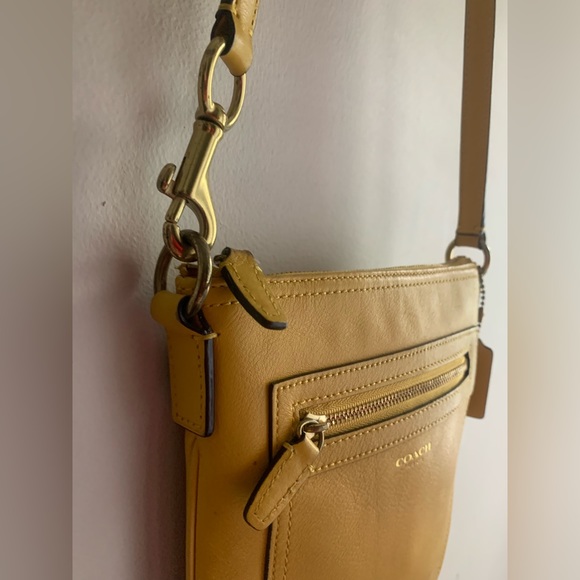 Coach Legacy Swing Bag - Picture 2 of 8